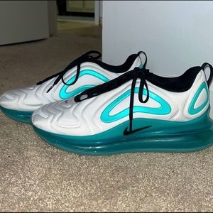 Nike AirMax 720’s, Size 10 Women’s//8.5 Men’s